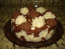 Bolo trufado de brigadeiro branco e preto