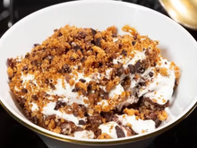 Baba de dinossauro: conheça a sobremesa de restaurante português que virou febre na internet e veja como fazer