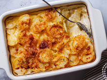 Juntei batata com queijo e levei ao forno: o resultado é simples, mas impossível de resistir