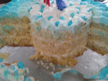 Bolo de abacaxi recheado delicioso