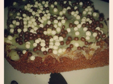 Bolo de chocolate com branquinho