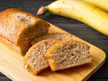 Nada de gastar gás: bolo de banana com aveia na airfryer, fácil, rápido e perfeito para o café da manhã