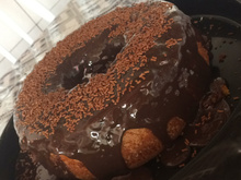 Bolo de cenoura com calda de brigadeiro