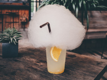 Como fazer caipirinha de algodão-doce: confira esse e mais 2 drinques incríveis