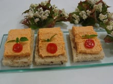 Canapés com mousse de salmão com pimentão da Abima