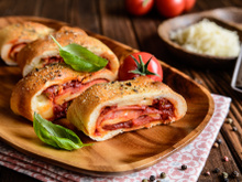 Enroladinho de queijo e presunto