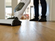 Para deixar a casa mais limpa! Aspirador de pó vertical Mondial Turbo Cycle está com o menor preço do ano na Amazon