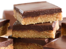 5 ingredientes e 5 minutos de preparo: receita com chocolate para um lanche saudável, doce e irresistível