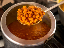 Como temperar seu feijão cozido para deixá-lo delicioso e grosso: o truque é usar este ingrediente