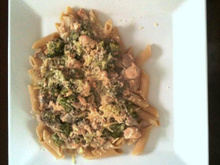 Penne ao molho de salmão aos quatro queijos