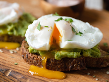 Afinal, ovo com gema mole tem salmonella? Veja o que diz a ciência sobre os riscos de infecção e como se prevenir