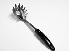 Com quantos anos você descobriu que é para isso que serve o buraco na colher de espaguete?