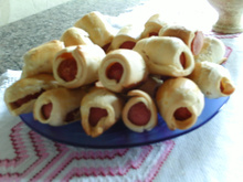 Enroladinho de bacon com ameixa