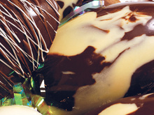 Ovo de Páscoa marmorizado