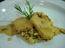 Costeletas de suíno com molho de mostarda