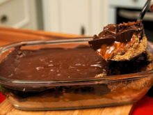 Snickers de travessa: a sobremesa irresistível que parece de confeitaria, mas é muito fácil de fazer