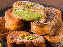 Rabanada com recheio de pistache