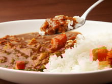 Eis como preparar um ensopado de carne usando um tempero mágico: carne macia com temperos perfeitamente incorporados