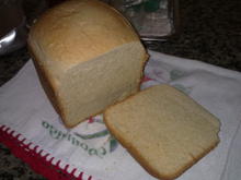 Pão de leite condensado feito na máquina de pão