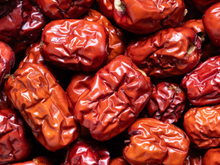 6 benefícios de comer 2 tâmaras por dia: fruta é aliada na luta contra o açúcar