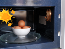 Cuidado com esses alimentos que podem EXPLODIR no micro-ondas e sujar tudo!