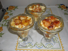 Pudim de banana com canela em taças