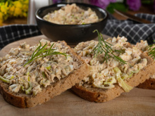 Receita de pasta para sanduíche luxuosa e simples de fazer que aprendi com a cozinheira da minha tia e todo mundo adora!