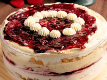 Esse pavê de frutas vermelhas é a melhor sobremesa de Páscoa para quem não gosta de chocolate - até a vovó vai querer a receita!