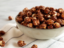 Pipoca doce de chocolate: receita fácil é a favorita aqui em casa, a família toda devora em minutos!