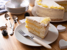 Procurando uma sobremesa rápida, fácil e deliciosa? Aprendi essa receita de bolo de limão com recheio de brigadeiro branco com uma confeiteira genial