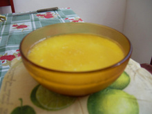 Panna Cotta de Iogurte com calda de laranja