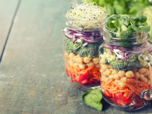 Salada no pote de vidro: adote essa ideia para o seu dia a dia!