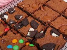 Todo mundo vai querer a receita desse brownie sem manteiga e muito fofinho: fiz para vender e acabou em minutos!
