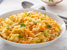 Repolho salteado com alho: TudoGostoso ensina uma receita rápida que combina com tudo, para o almoço ou jantar!