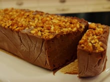 Sorvete de chocolate com pé de moleque