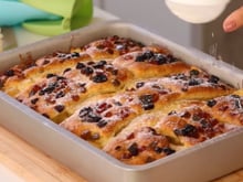 Bolo panetone na forma: essa versão é muito mais fácil de fazer, nem precisa desenformar e já sai recheado