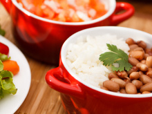 Por que os brasileiros comem arroz com feijão: de onde surgiu a tradição