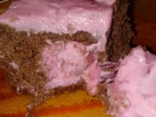 Bolo de chocolate com cobertura de pudim
