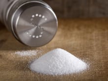 Como tirar a umidade do sal