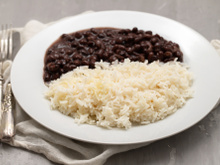 Tentei substituir o whey por arroz e feijão: a minha nutri fez as contas e me chocou