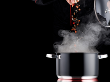 Eu não sabia o que era ter uma panela boa até conhecer esta da Tramontina - e ainda está com desconto de quase 50%