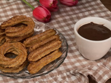 Sem fritar e sem farinha de trigo: mini churros crocante de aveia é fácil de fazer e fica melhor que o tradicional