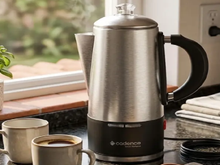 Café de barista em casa: Cafeteira Italiana Cadence está 52% mais barata