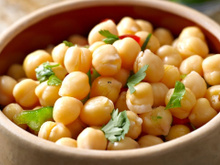 Demolho é essencial antes de cozinhar o grão-de-bico: entenda técnica e saiba passo a passo para usar o ingrediente nas suas receitas