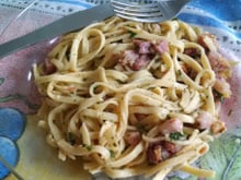 Talharim alho e óleo com bacon