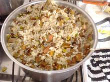 Baião de dois com bacon e linguiça calabresa