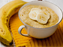 Bolo de caneca de banana: aprenda a fazer essa receita superprática