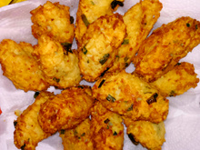 Bolinho de arroz fácil pronto em 20 minutos: essa receita é queridinha aqui em casa