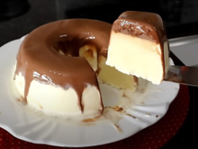 Essa é a melhor sobremesa de verão: pudim de sorvete de leite Ninho e ganache, eu sempre faço e todos amam