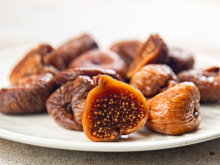 Na minha cidade eles sempre foram chamados de "chocolate dos pobres", mas são essenciais no meu café da manhã e nas minhas saladas